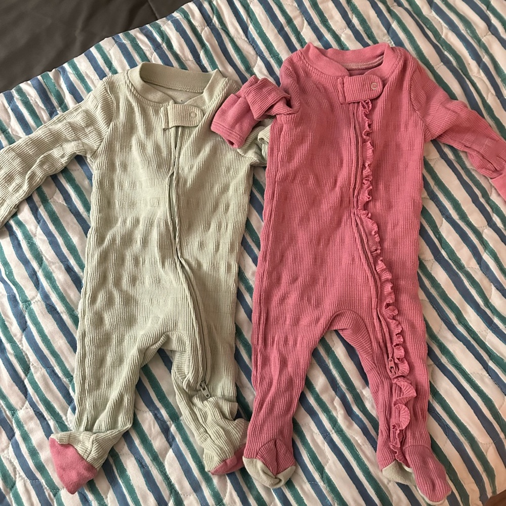 Cloud island baby girl sleeper 0-3